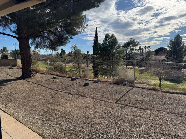 13980 Tam O Shanter Dr, Victorville, CA 92395