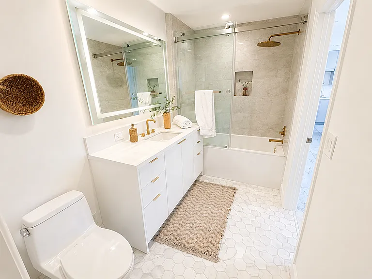 121 S Hope St #607 — Photo 8