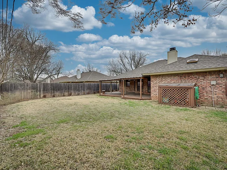 2306 Lovell Ct — Photo 31