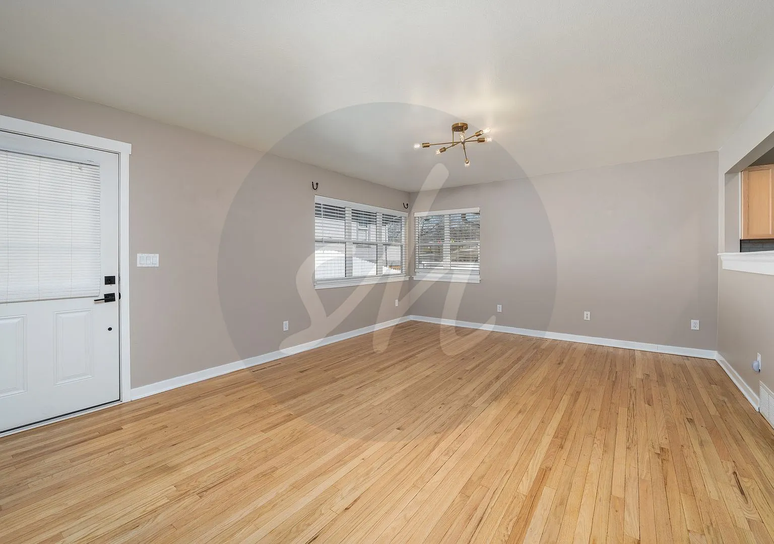 Modern Duplex in Old Colorado City — Photo 3