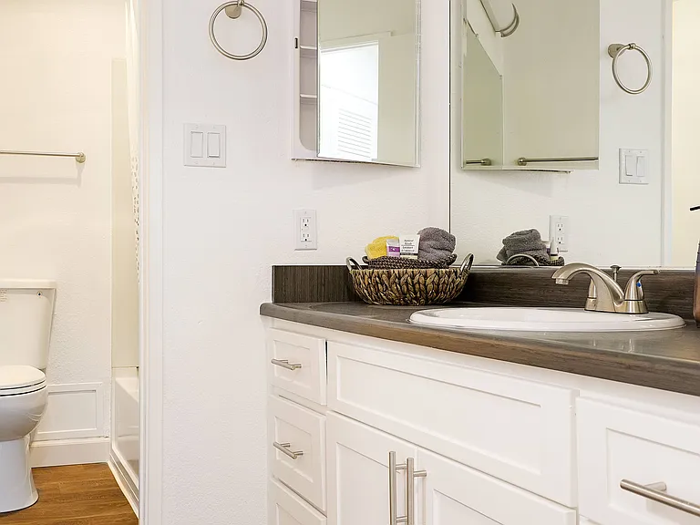Monte Vista Apartments — Photo 14