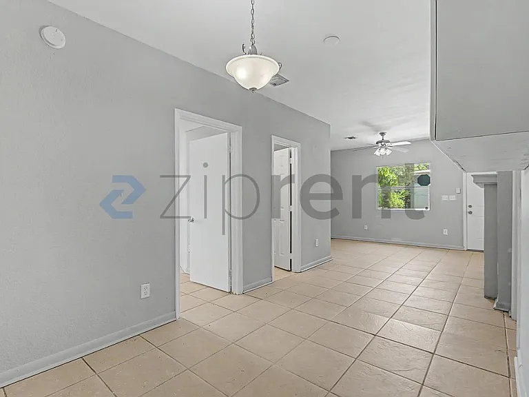 238 NE 57th St — Photo 7