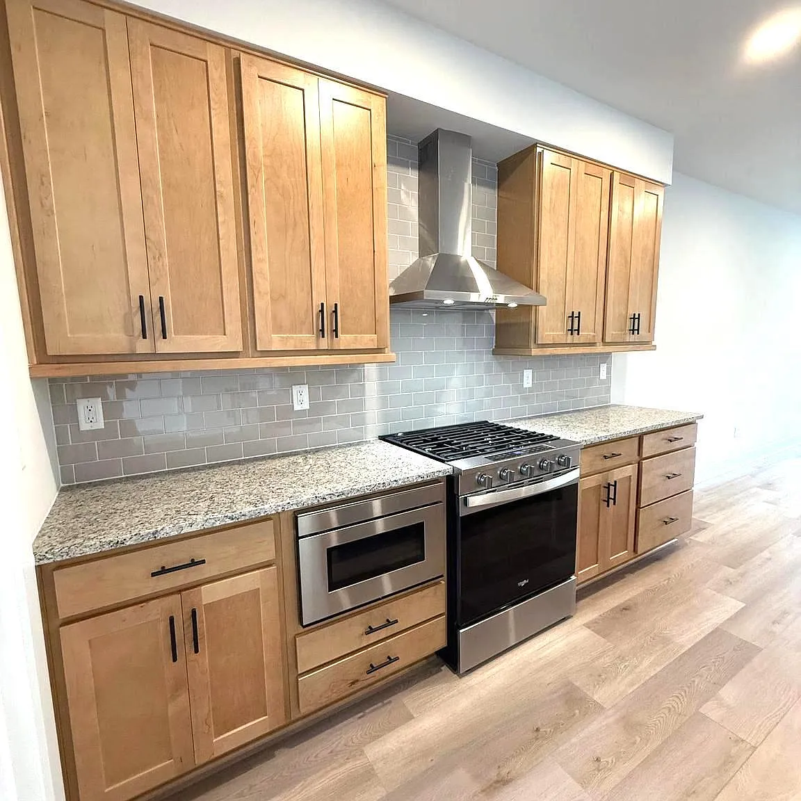 3 bed, 2.5 bath, 1927 sqft, $2,595 — Photo 3