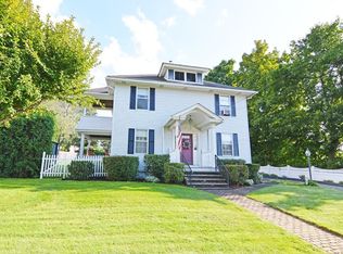 17 Pleasant St, East Longmeadow, MA 01028