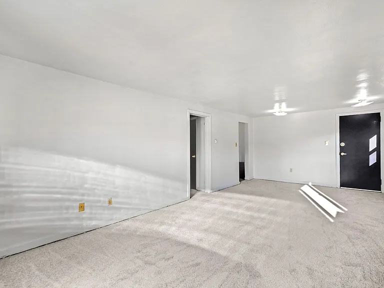 21-62 Melvin Court (Melvin Court Complex) — Photo 17
