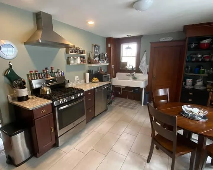61 Johnson Ave #2 — Photo 2