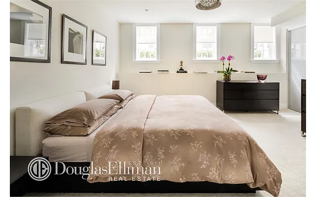 Sold by Douglas Elliman | media 14