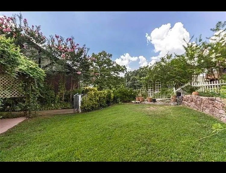 2580 N Karyn Ave #1 — Photo 3