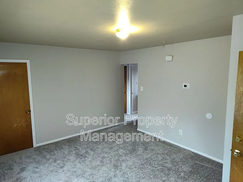 Building Photo - 3021 Kelley Dr #2