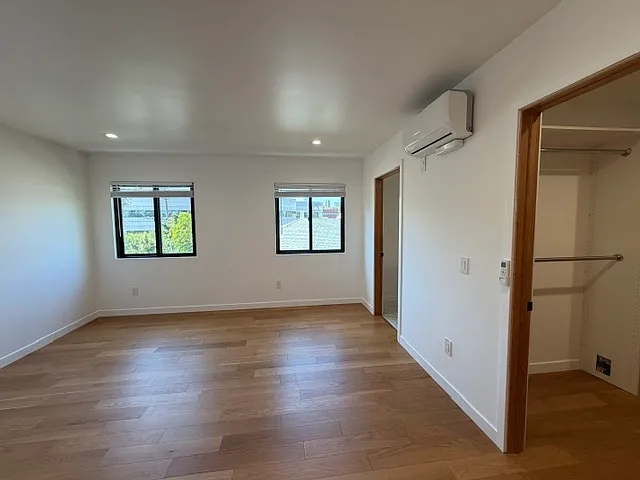 1833 Benecia Ave #1833 — Photo 3