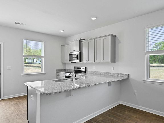 5th image of 1064 Refuge Way