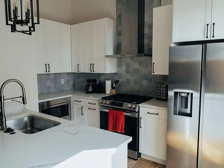 475 N Galapago St #2 — Photo 10