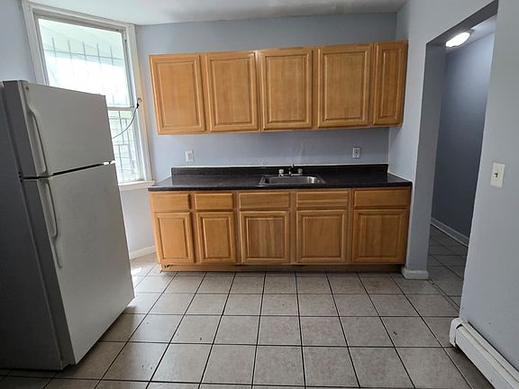 3rd image of 117 Grant Ave #1L