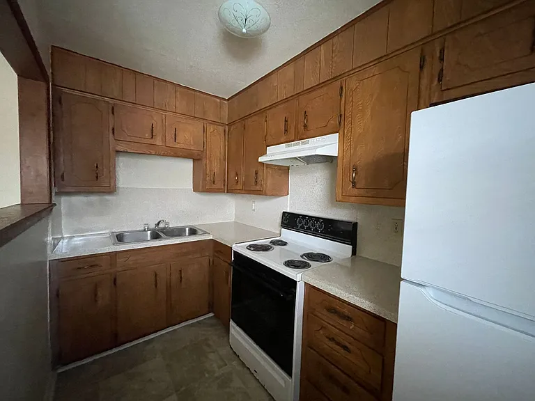 228 Hold Street — Photo 9