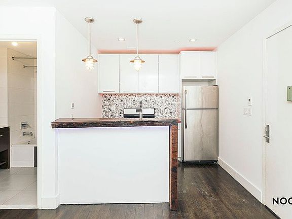 2nd image of 49 Montrose Ave APT 3B