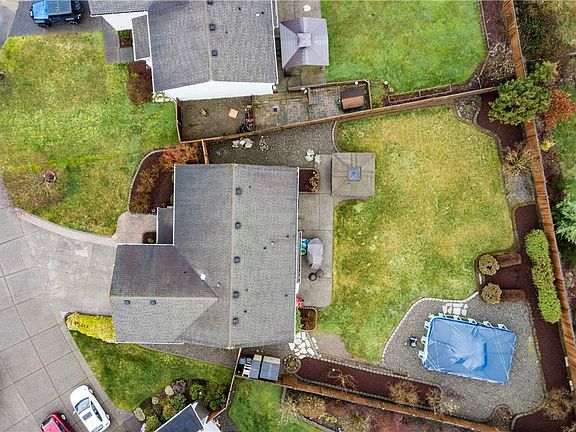 3rd image of 10204 201st Avenue Ct E