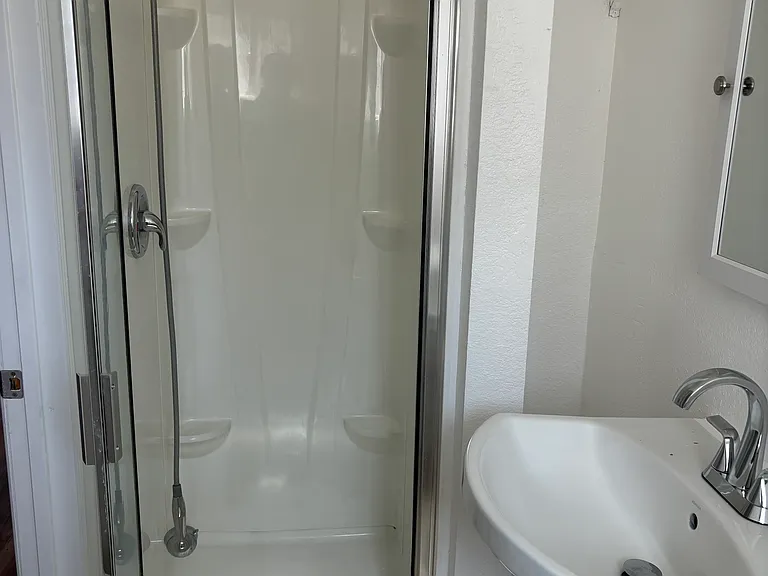 410 E 4th St #101 — Photo 10