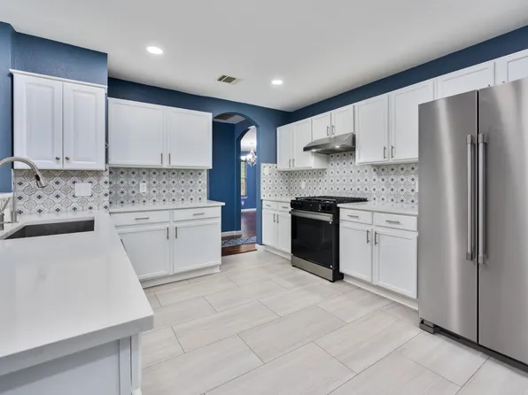 207 Presidio Dr, Leander, TX 78641