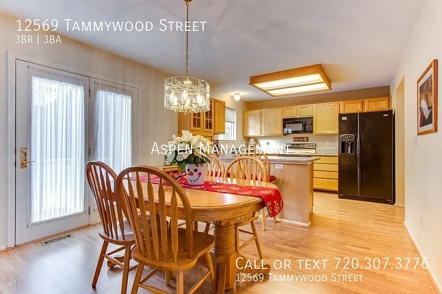 Great 3BR 2.5BA w/ Finished Basement! Excellent Location! — Photo 4