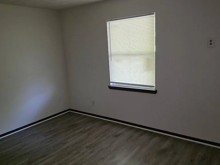 2630 Hyde Ave #B — Photo 9