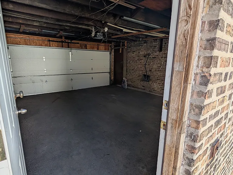 2846 S Union Ave — Photo 9