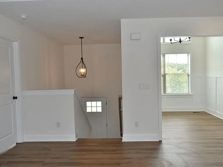 7232 Old Bug Ln — Photo 2