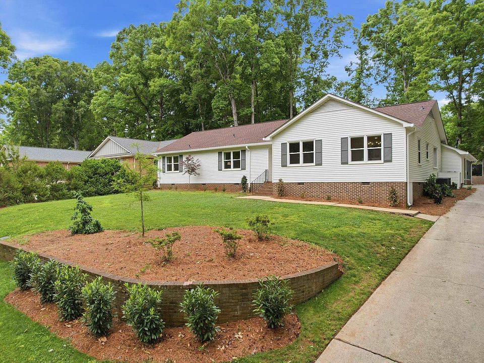 1st image of 402 Foxcroft Rd