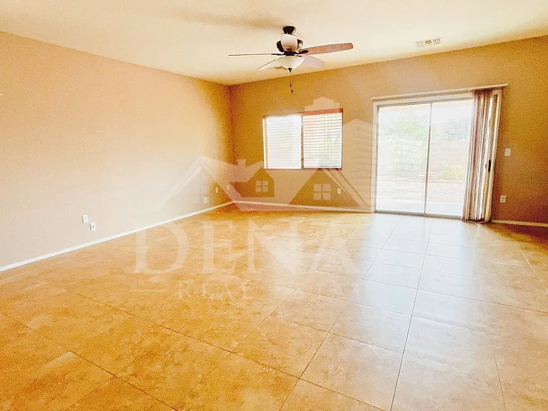 11786 W Fordson Dr — Photo 8
