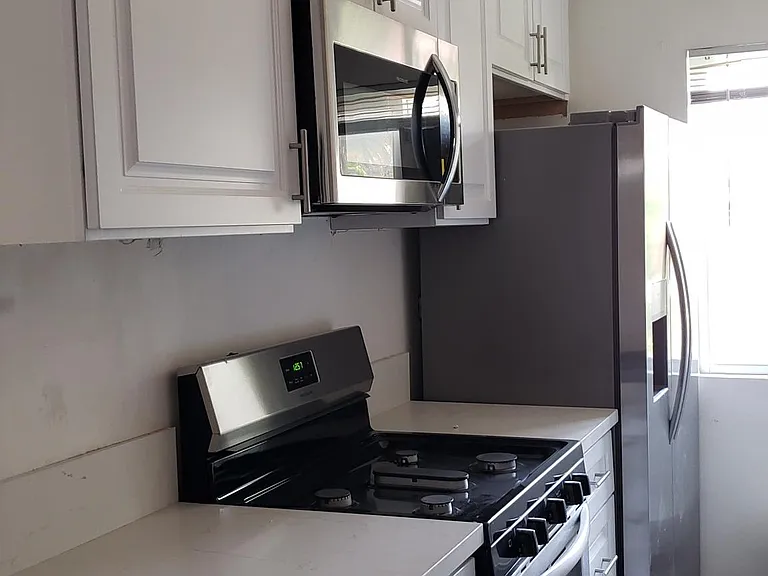 7518 Norton Ave #5 — Photo 8