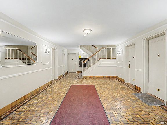 2nd image of 10 Welwyn Road #2C
