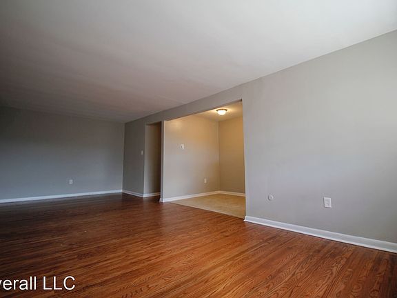3rd image of 5 W Oakland Ave #7188646
