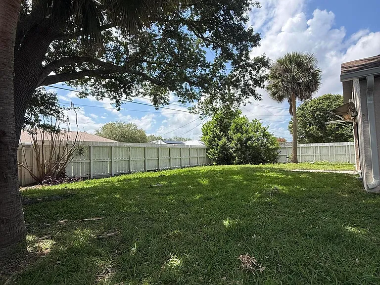 1626 SW Buffum Ln — Photo 24