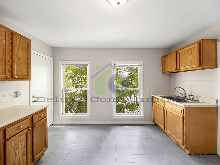 801 Prospect Ave SE — Photo 8