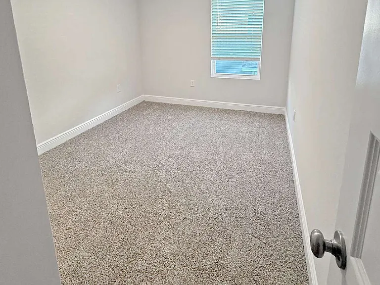 1306 Leeway Dr — Photo 9