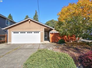 3825 SE Center St, Portland, OR 97202