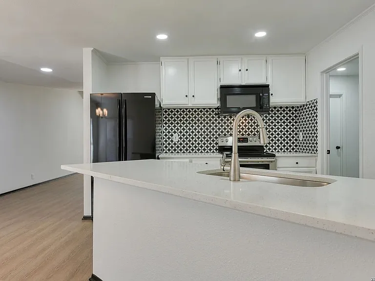 3218 Jenkins Dr — Photo 4