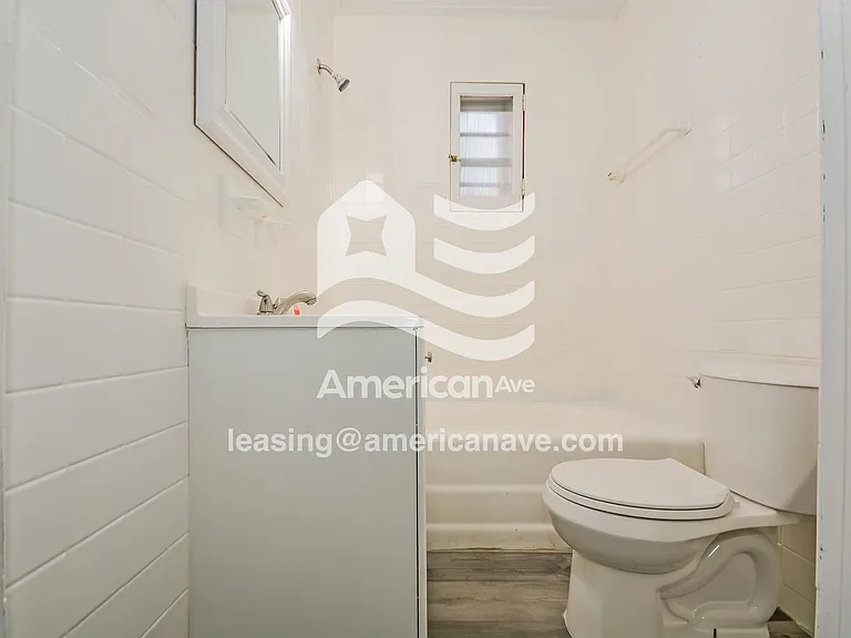 606208_012_main_bathroom_14194398.jpg