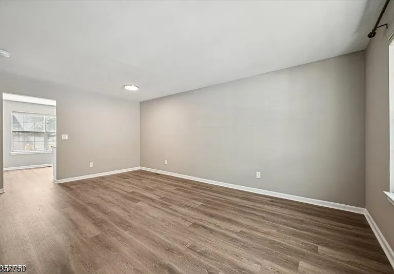 907 Wetherburn Ct — Photo 10