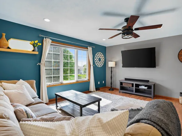 620 Brookstone Way, Watertown, WI 53094