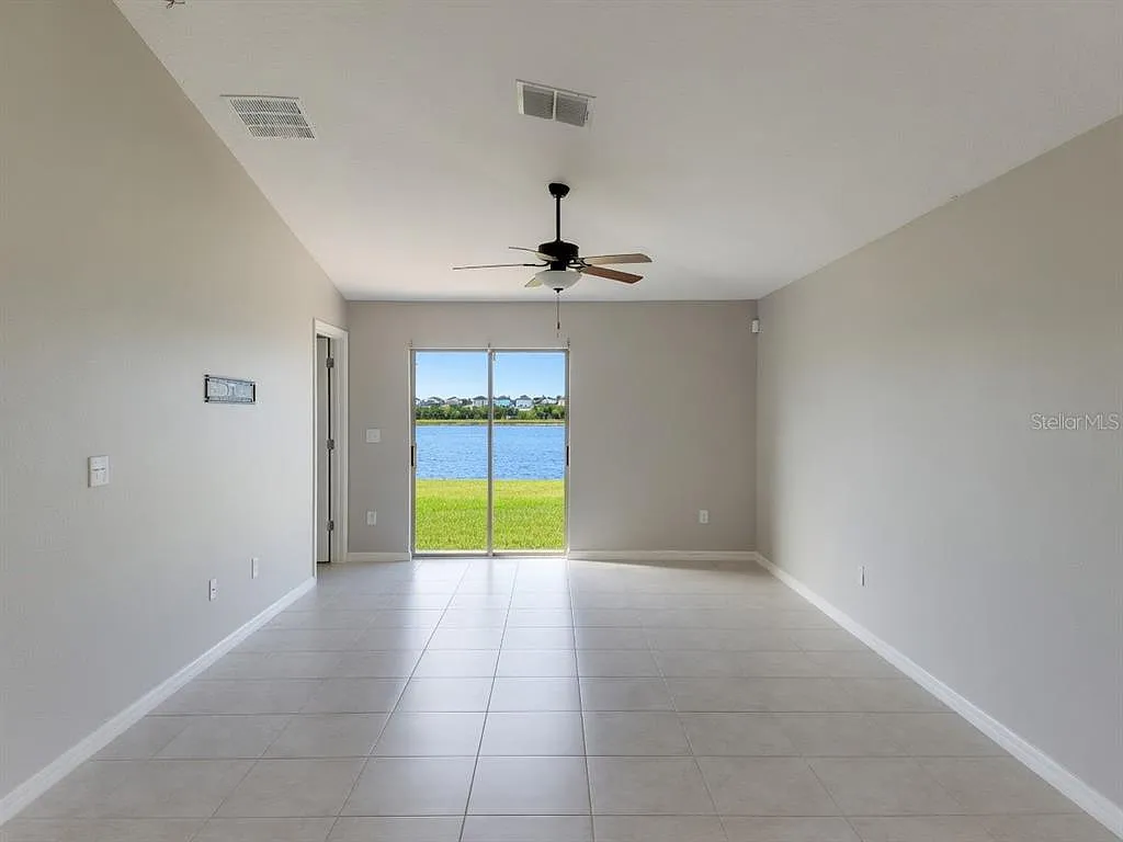 3 bed, 2.0 bath, 1451 sqft, $2,150 — Photo 3