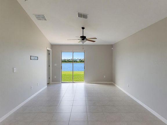 3rd image of 838 Olive Conch St
