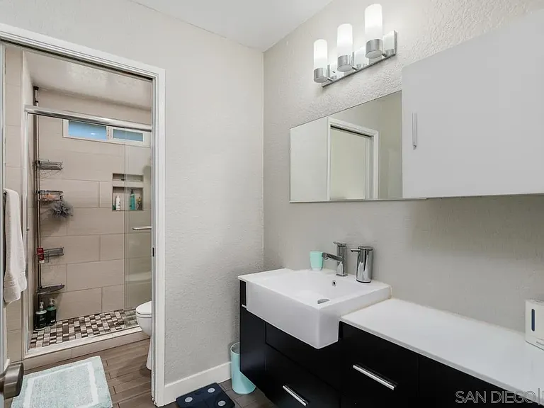 1516 Encino Ave #B — Photo 22