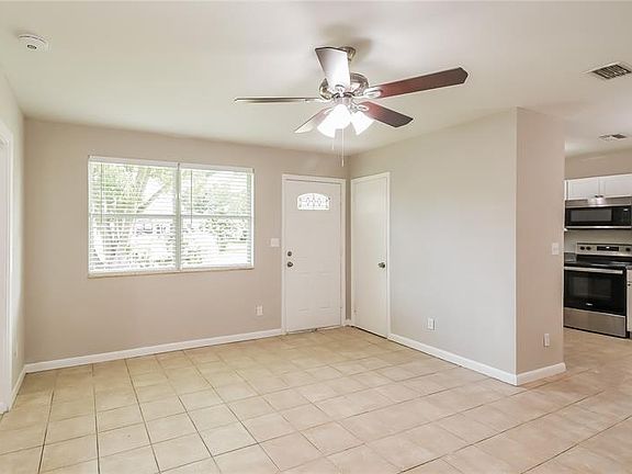 3rd image of 6724 Cotton Tail Ln