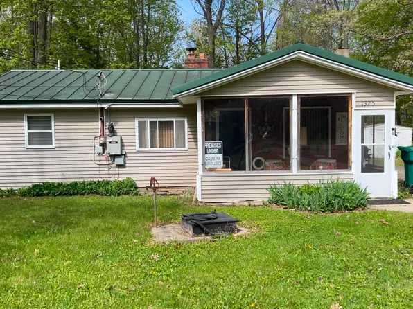 1325 James St, Harrison, MI 48625