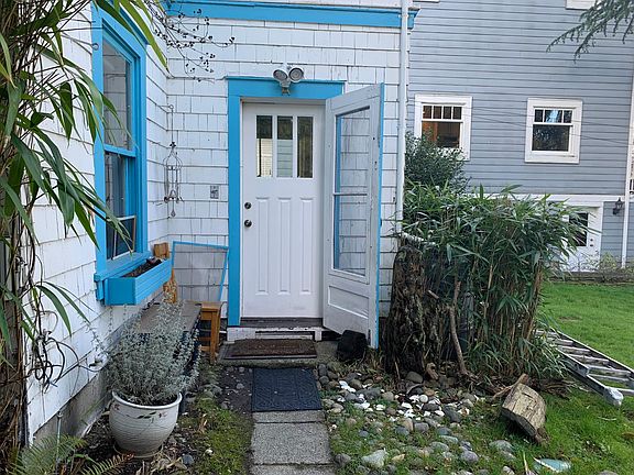 Front door to lower unit A