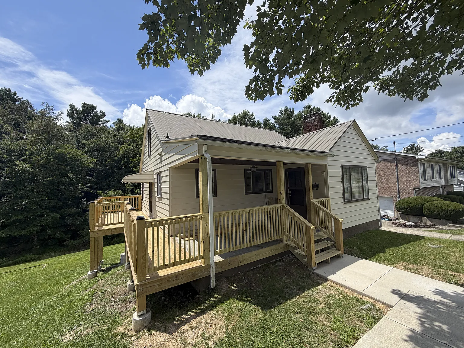 118 Northwestern Avenue - 1 — Photo 1