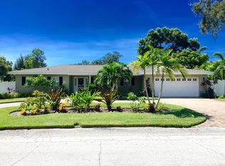 122 Crestwood Ln, Largo, FL 33770