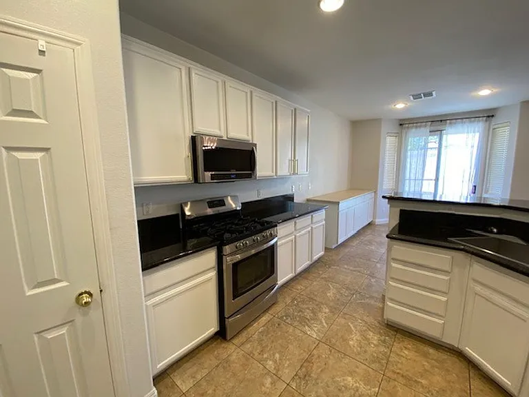 8065 Caspian Moon Dr — Photo 7