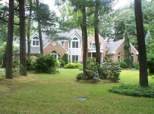 1 Rosewood Ln, Moorestown, NJ 08057