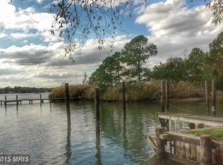 1137 Steamboat Rd, Shady Side, MD 20764